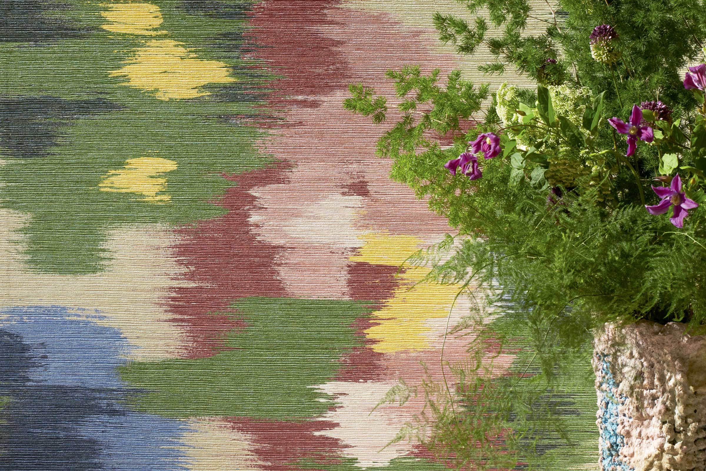 Élitis Abstract floral — La mare aux fées wallpaper detail