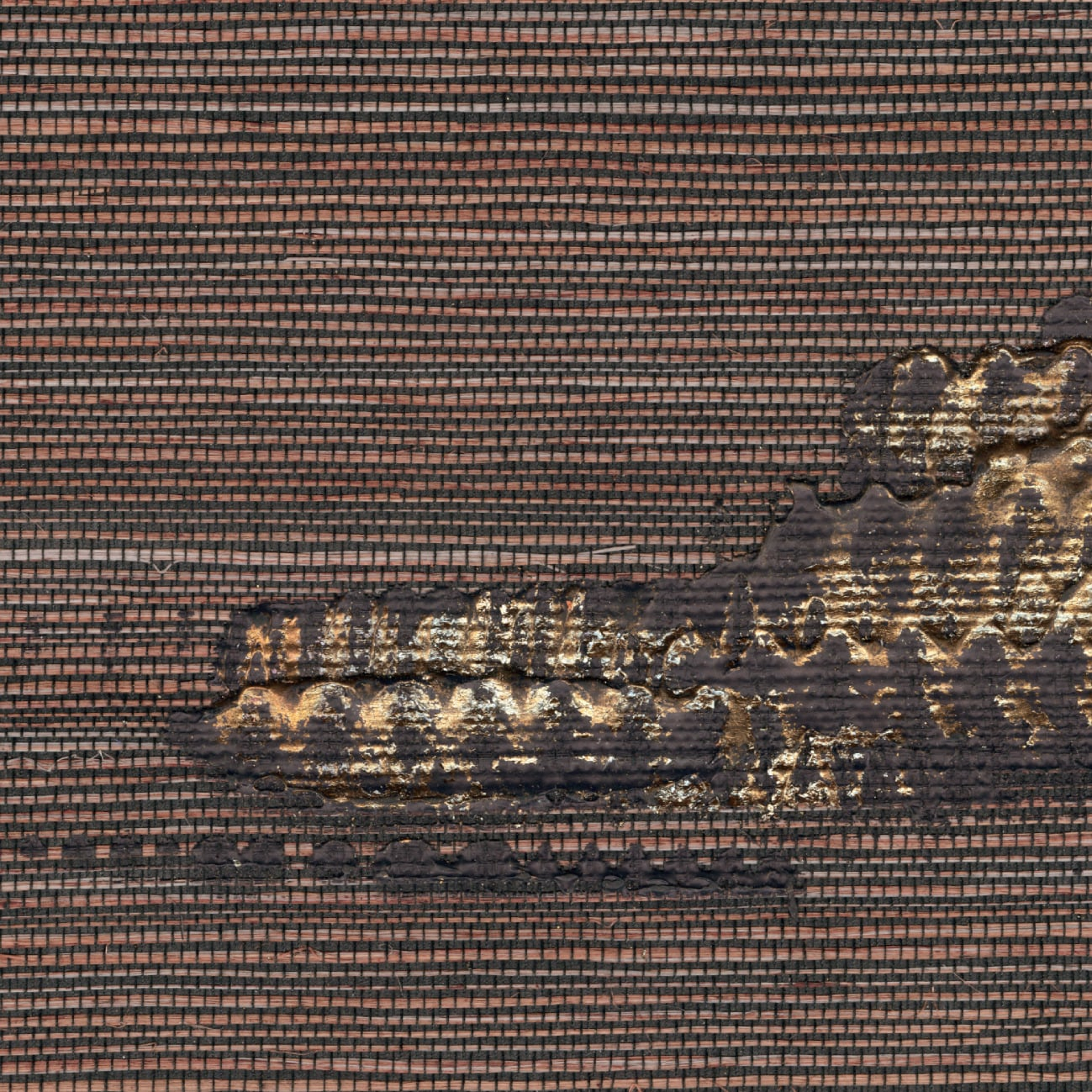 Élitis Orion — Intrinsèquement raffiné 70% Sisal 25% Acrylic colour 5% Metallic foil on paper backing wallpaper in Intrinsèquement raffiné