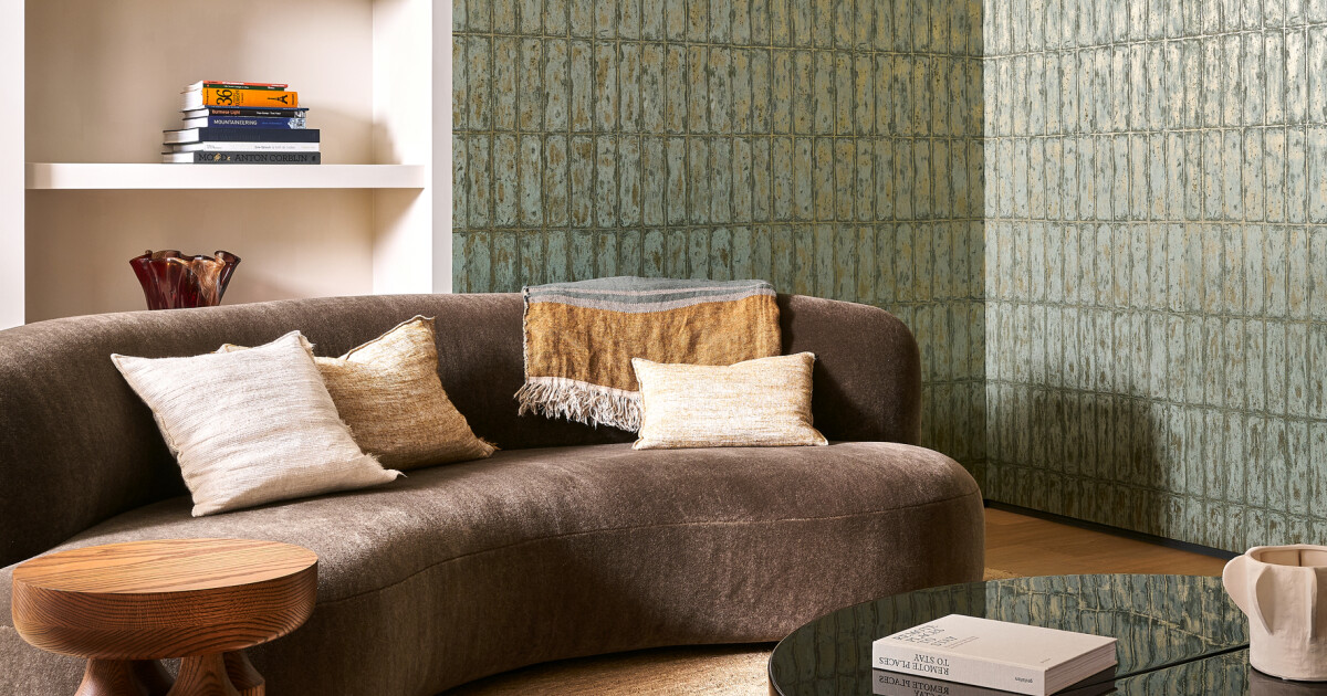 Arte Chalk Stone — Moss Green wallpaper detail