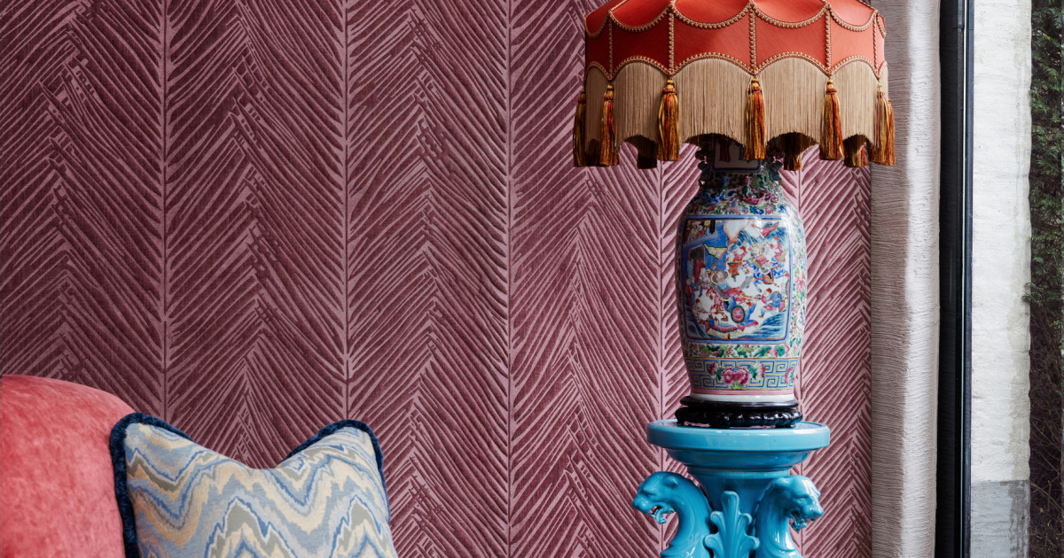 Arte Palma — Plum wallpaper detail